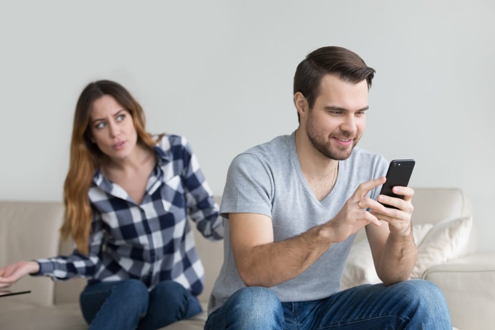 8 Best Apps to Catch a Cheating Spouse
